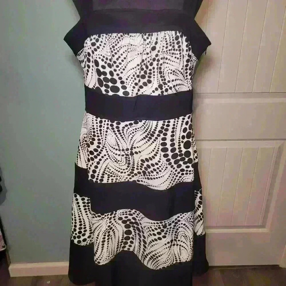 Kim Roger's Signature dress size 14. - Picture 1 of 12